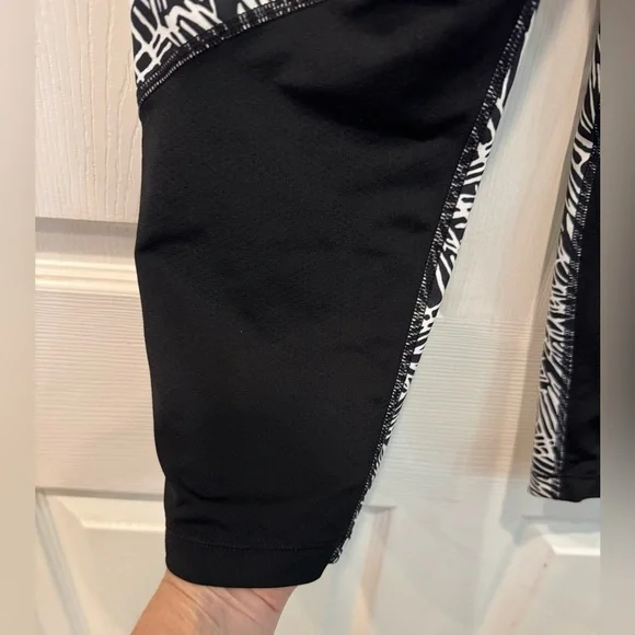 Nike Pro Dri Fit Women’s Leggings Abstract Print Size M - Picture 6 of 13